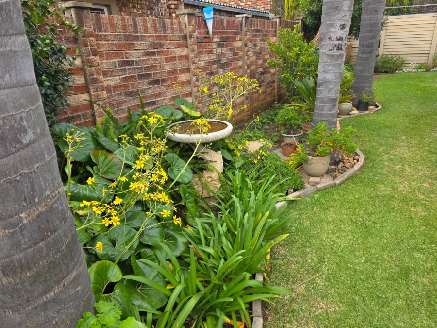 2 Bedroom Property for Sale in Langenhovenpark Free State